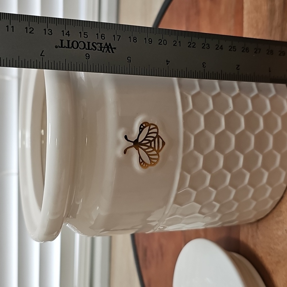 Heartland Hive Honeycomb Ceramic Canister with lid - Picture 3 of 6